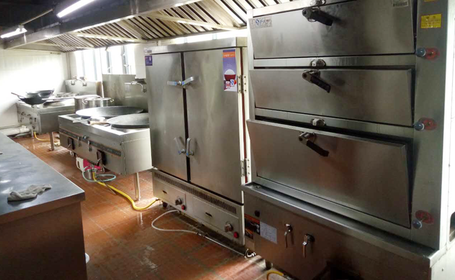 乐山外国语小学学校食堂芭乐视频官网下载在线播放设备现场图片