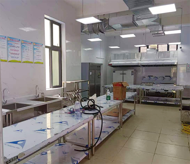 食堂芭乐视频官网下载在线播放设备