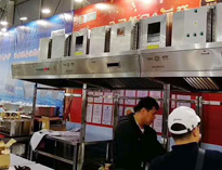   芭乐APP下载污2019年上海国际酒店用品展开展，引来不少游客围观